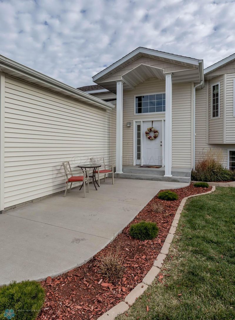 4208 16 St S, Moorhead, MN 56560