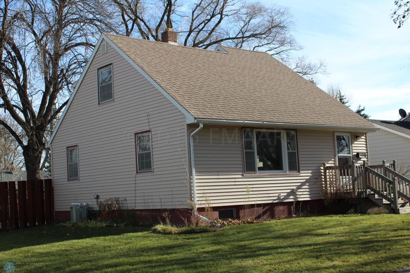 305 3 St NE, Dilworth, MN 56529
