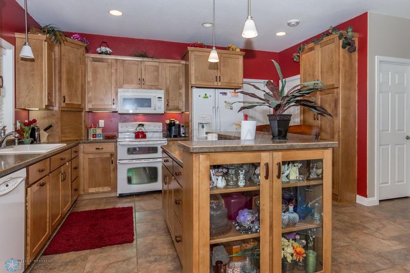 2118 36 St S, Moorhead, MN 56560