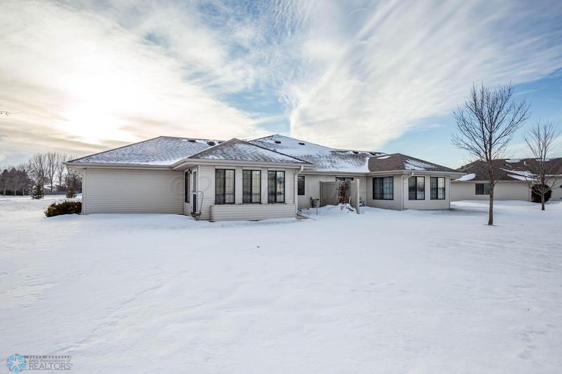 2942 12th Ave S, Moorhead, MN 56560