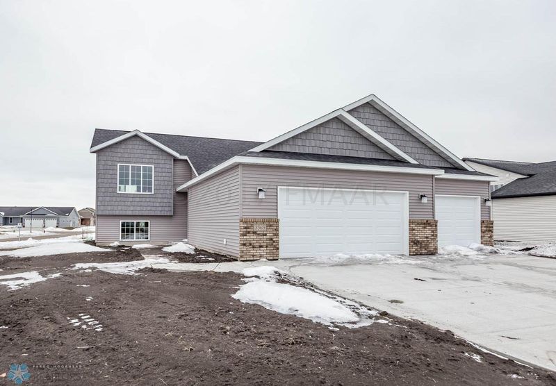 3565 17th St S, Moorhead, MN 56560