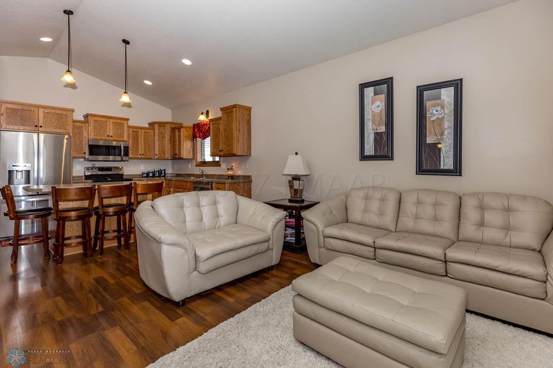 1046 39 St S, Moorhead, MN 56560