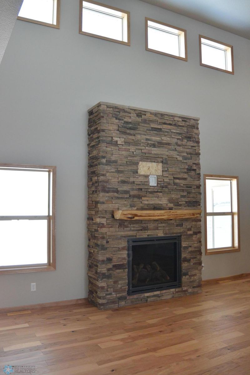 4857 6th St S, Moorhead, MN 56560