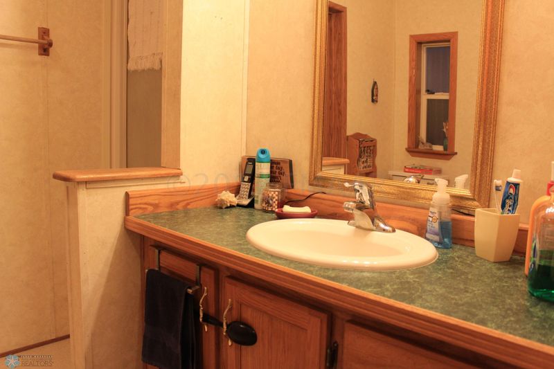 402 Hobart St, Hawley, MN 56549