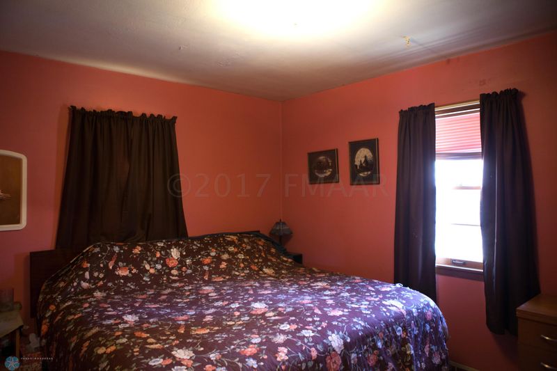 910 Elm St S, Moorhead, MN 56560