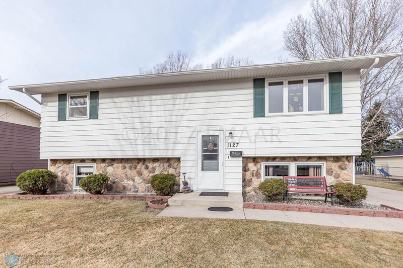 1127 20 St N, Moorhead, MN 56560