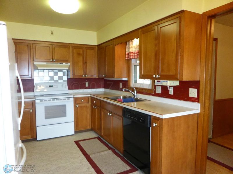 21719 Hillside Beach Rd, Fergus Falls, MN 56537