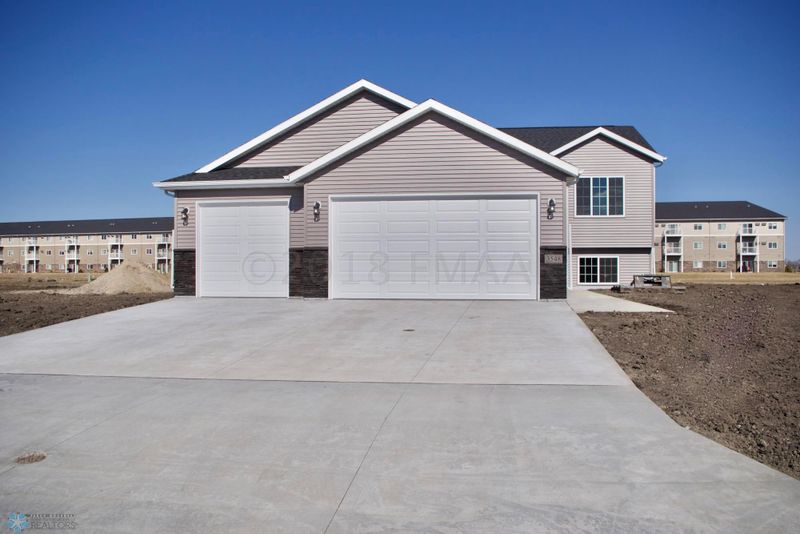 3548 17th St S, Moorhead, MN 56560