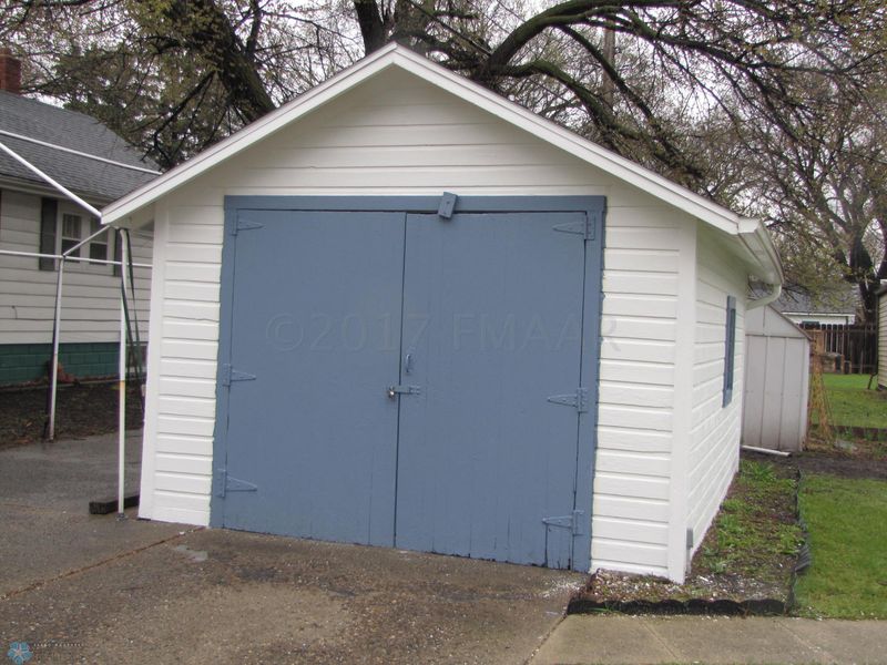 1402 4th Ave S, Moorhead, MN 56560