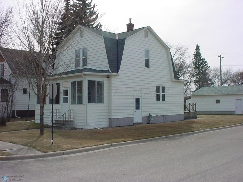 12 3 St NE, Dilworth, MN 56529