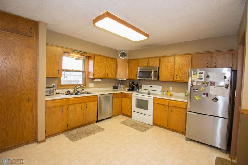 222 Herbert St S, Hendrum, MN 56550
