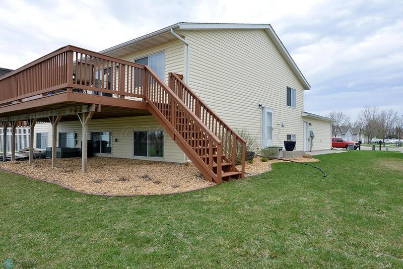 2912 7th Ave N, Moorhead, MN 56560