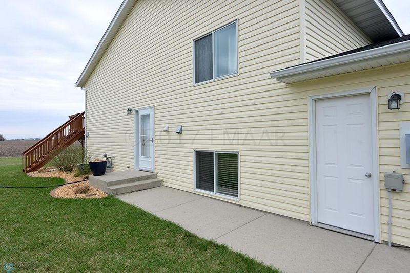2912 7th Ave N, Moorhead, MN 56560