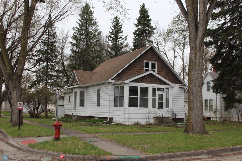 123 7th Ave S, Moorhead, MN 56560