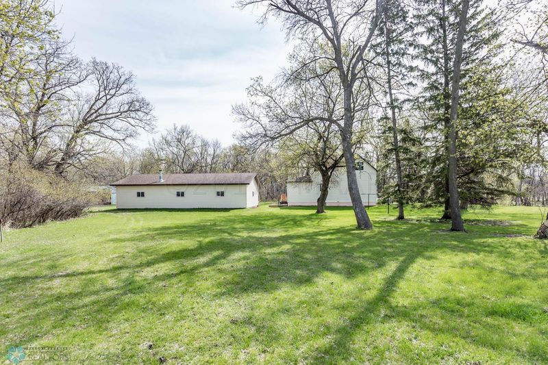 1242 110 Ave NW, Moorhead, MN 56560