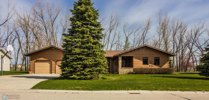 1060 Sunset Blvd, Hawley, MN 56549