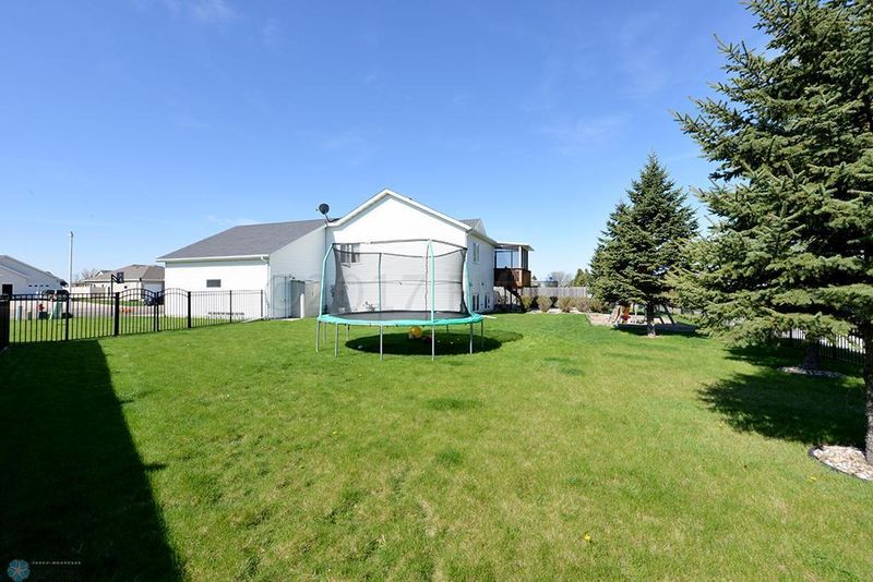 700 41st Ave S, Moorhead, MN 56560