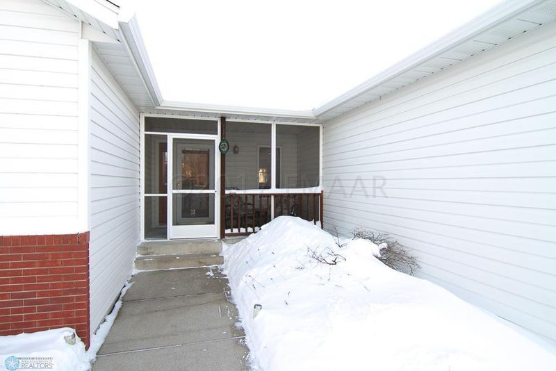 4119 Rivershore Dr S, Moorhead, MN 56560
