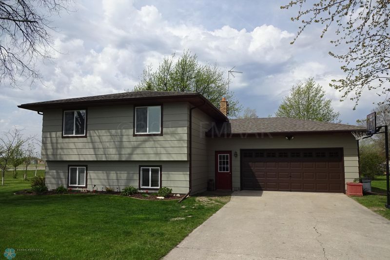103 6 St NW, Barnesville, MN 56514