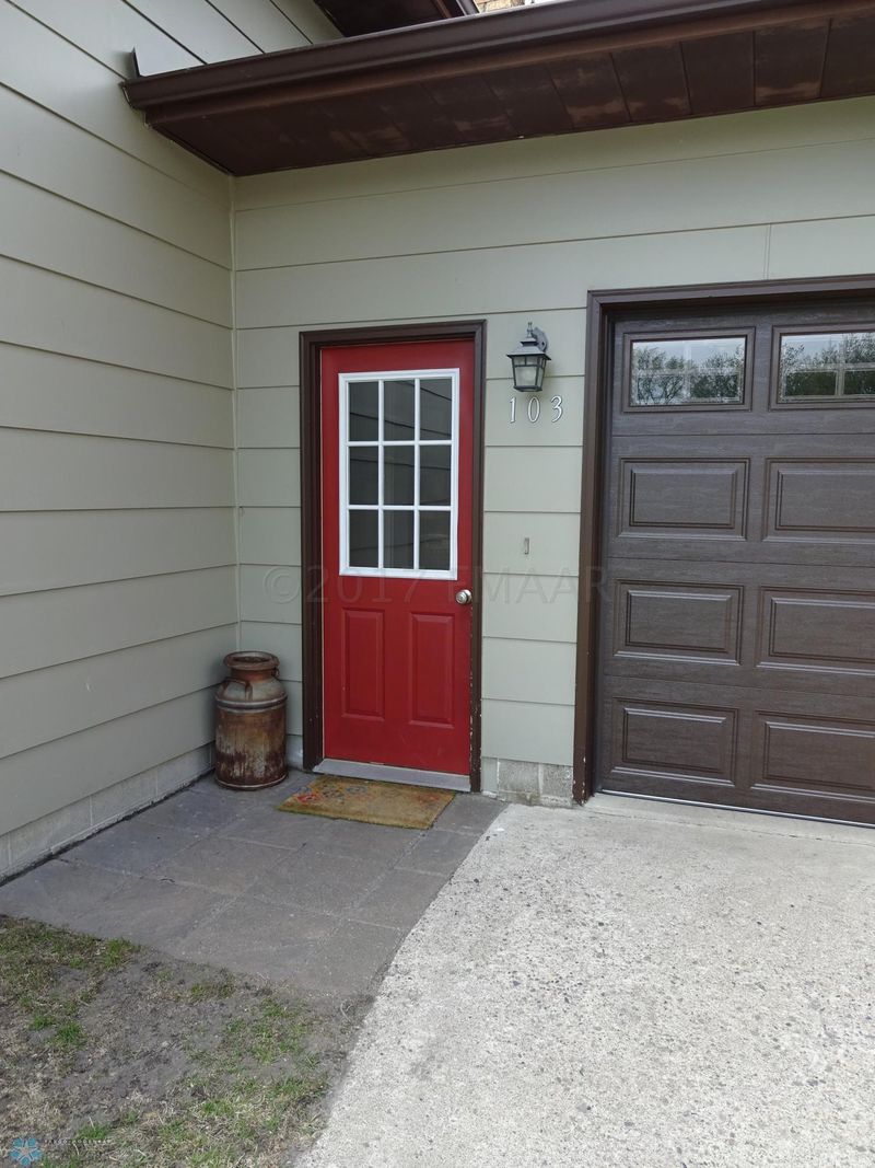 103 6 St NW, Barnesville, MN 56514