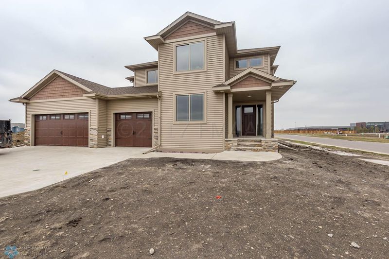 1711 42 St S, Moorhead, MN 56560