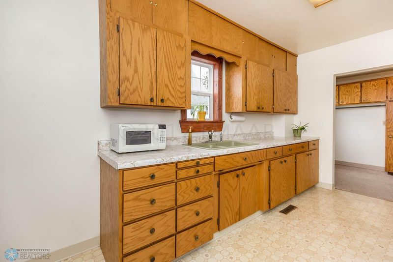 213 1st St NW, Ulen, MN 56585