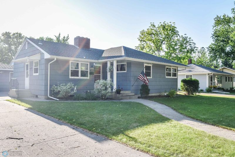 1621 6th St S, Moorhead, MN 56560