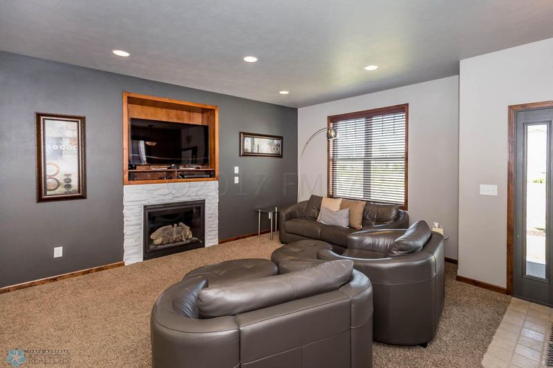 3547 22nd Ave S, Moorhead, MN 56560