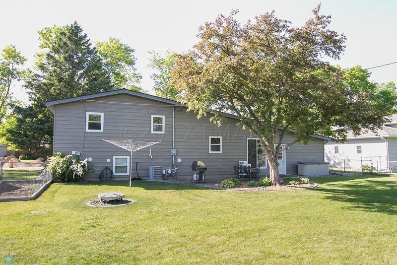 2220 17th St S, Moorhead, MN 56560
