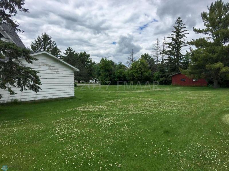 201 Broadway Ave, Gary, MN 56545
