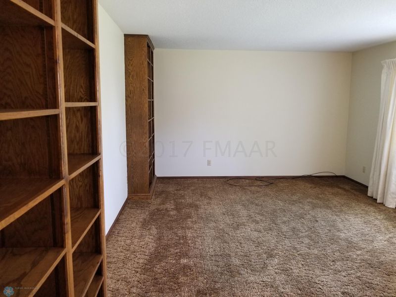 150 4 St, Felton, MN 56536