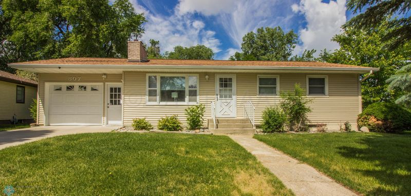 807 10 St, Hawley, MN 56549