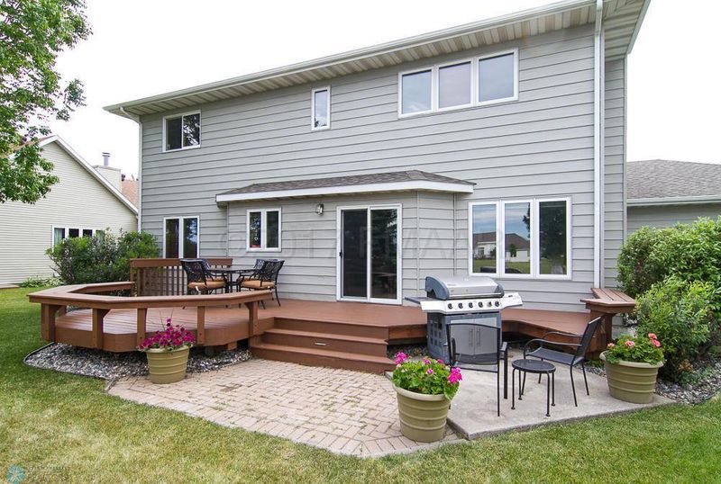 4024 2nd St S, Moorhead, MN 56560