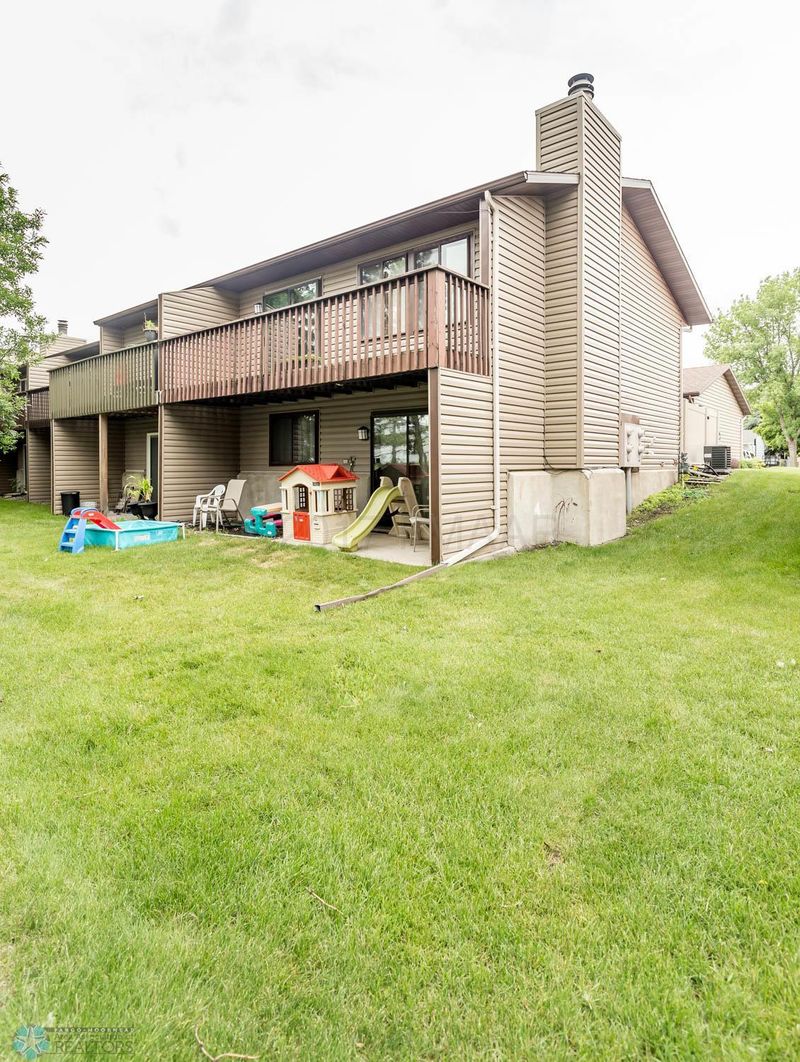 653 Beech Ln, Moorhead, MN 56560