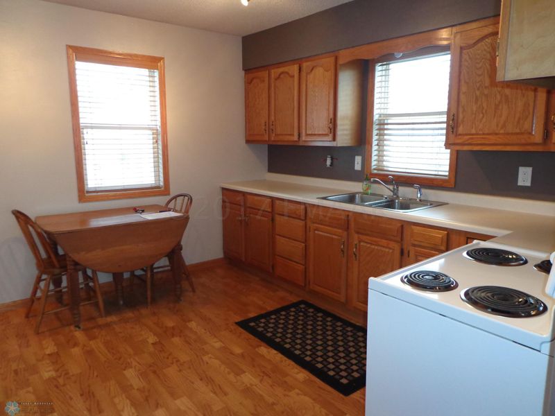416 16th St N, Moorhead, MN 56560