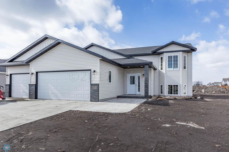 3557 17th St S, Moorhead, MN 56560