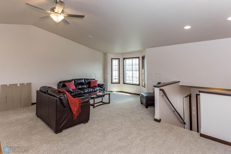 3557 17th St S, Moorhead, MN 56560