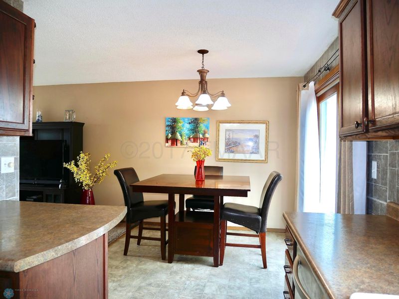 2910 29th S, Moorhead, MN 56560