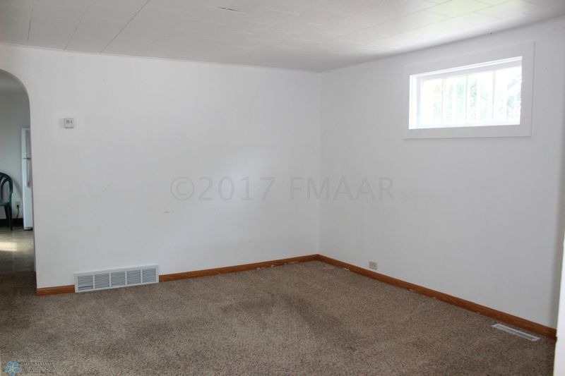 415 12th St S, Moorhead, MN 56560
