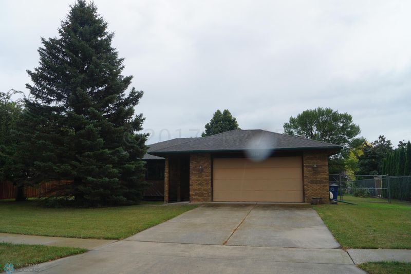 3514 Rivershore Dr S, Moorhead, MN 56560