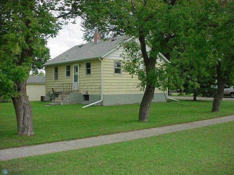 109 2 St SW, Dilworth, MN 56529
