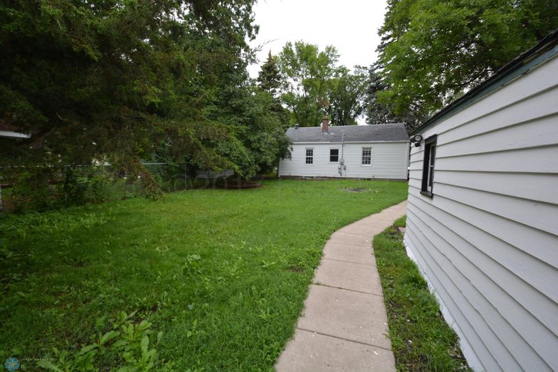 1305 5th Ave S, Moorhead, MN 56560
