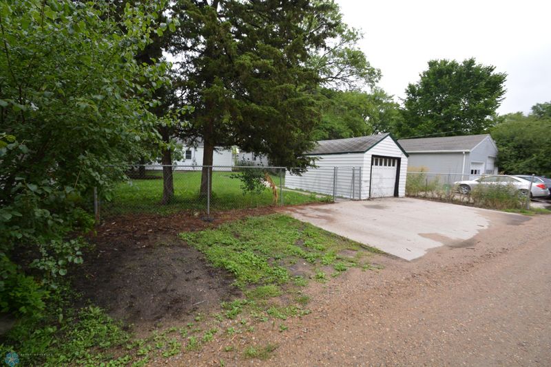 1305 5th Ave S, Moorhead, MN 56560
