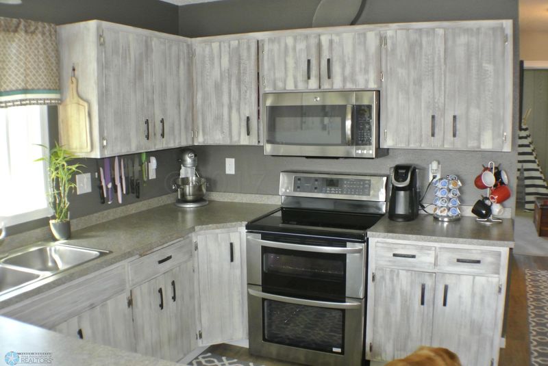 1710 32nd St S, Moorhead, MN 56560