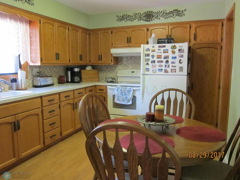 1224 15th 1/2 St N, Moorhead, MN 56560