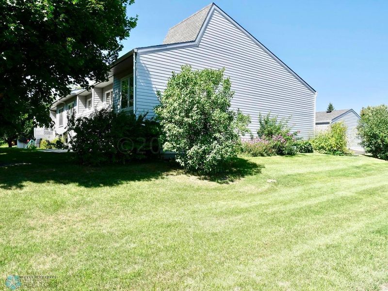 3505 7 St S #8, Moorhead, MN 56560