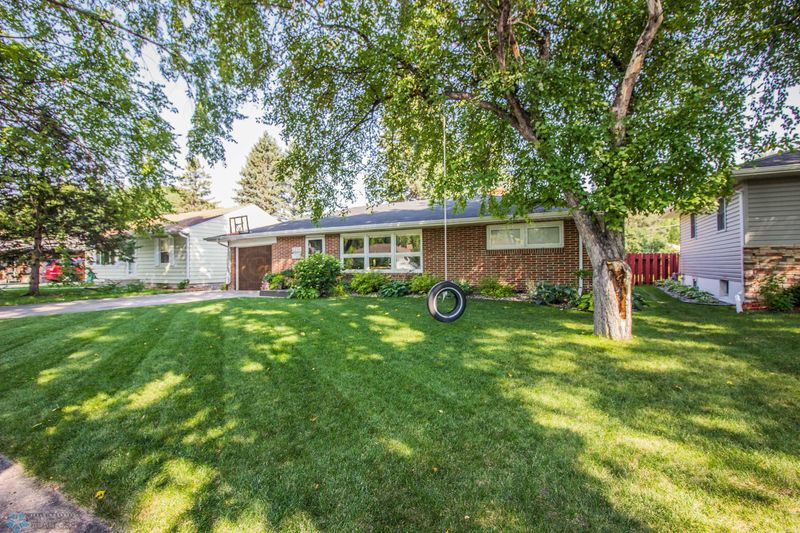 1332 15 Ave S, Moorhead, MN 56560