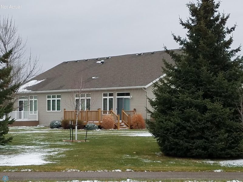4543 4th St S, Moorhead, MN 56560