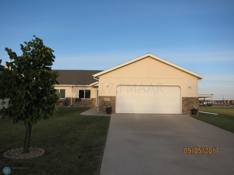1022 33rd St S, Moorhead, MN 56560