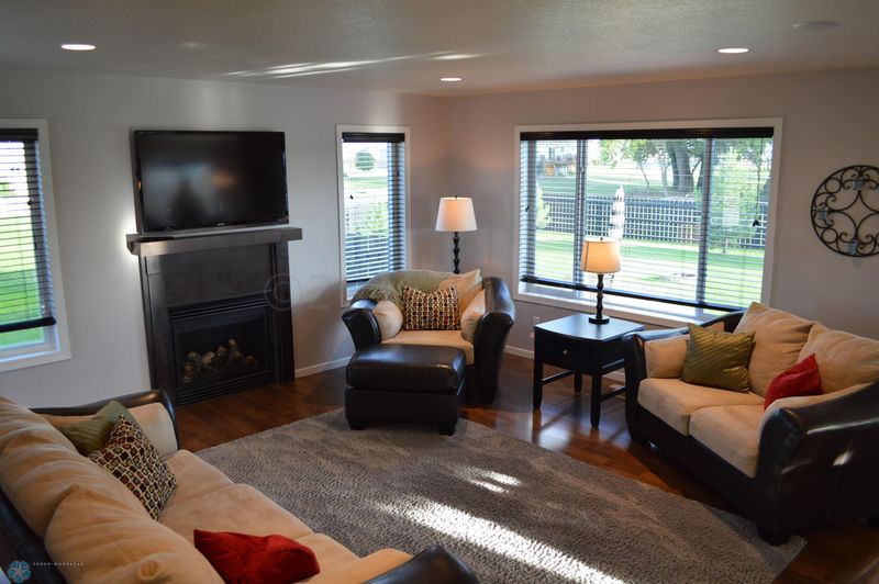 3835 15th St S, Moorhead, MN 56560